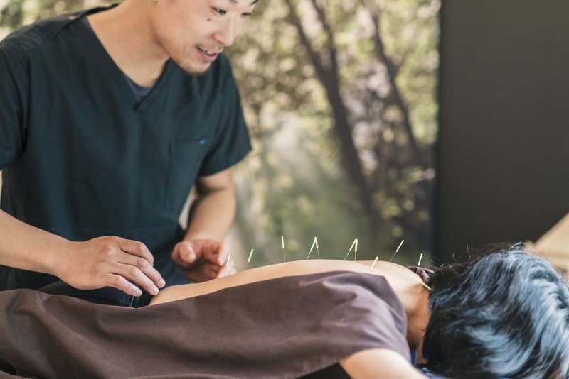 beneficios da acupuntura terapia