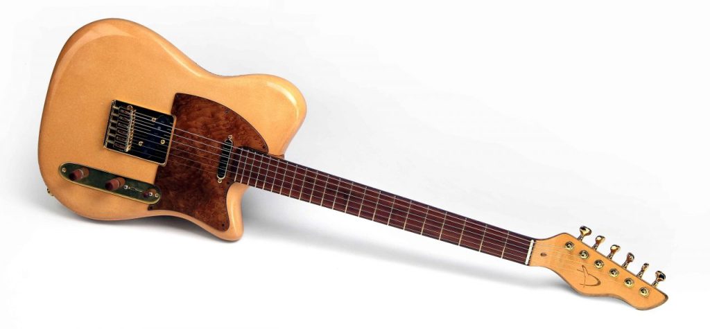 Cannacaster: guitarra baseada no modelo telecaster, porém com corpo de cânhamo.