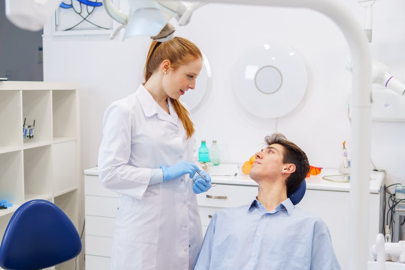 dentista pode prescrever canabidiol pessoas conversando