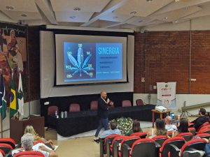 Palestra Dr. Gui Martins sobre a Cannabis na odonto