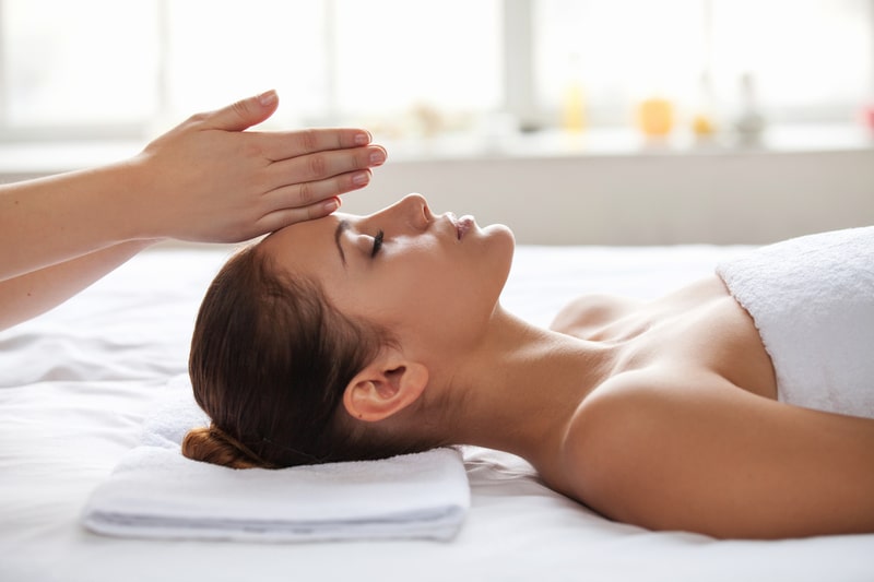 remedio para estresse mulher em massagem relaxante