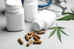 Canabidiol-e-interacoes-medicamentosas-tratamento