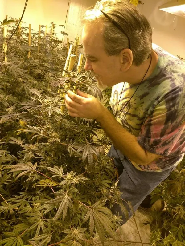 Mike Robinson venceu 3 tipos de câncer com a Cannabis