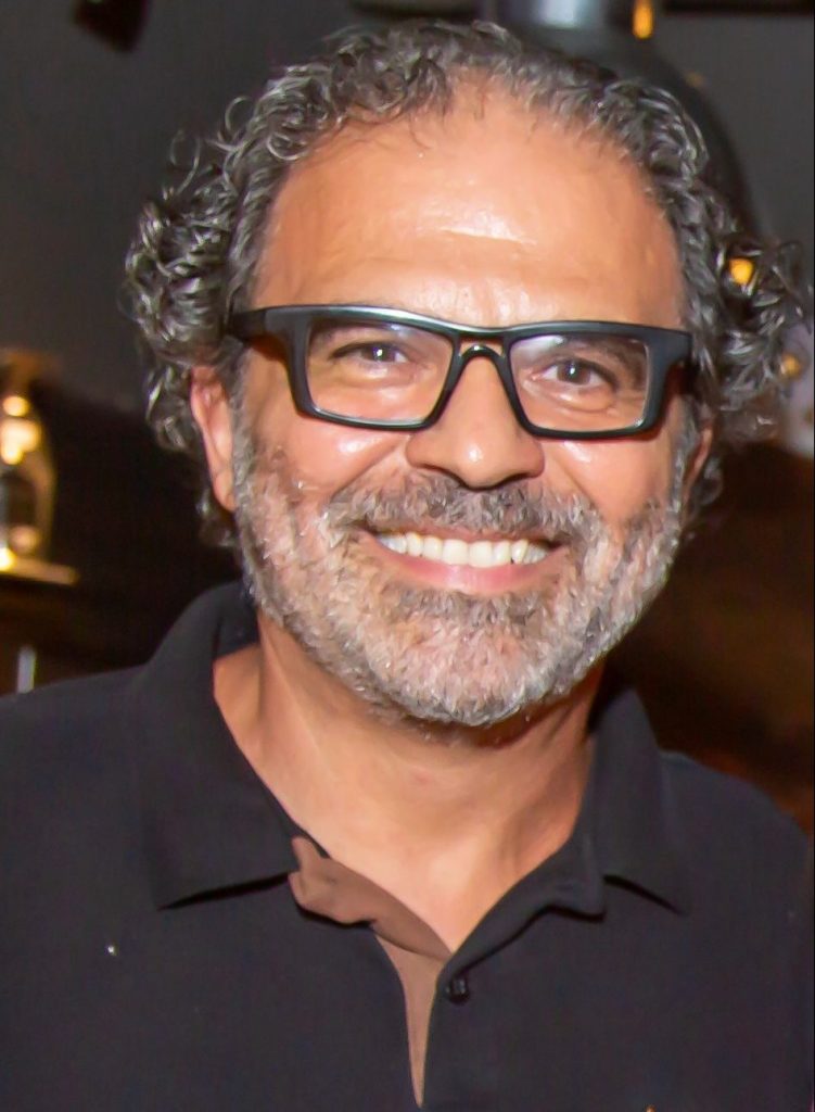 Alex Cheib encontrou na Cannabis o tratamento para seus sintomas de ansiedade e dores na coluna. Hoje ele toma um só remédio, sem efeito colateral!