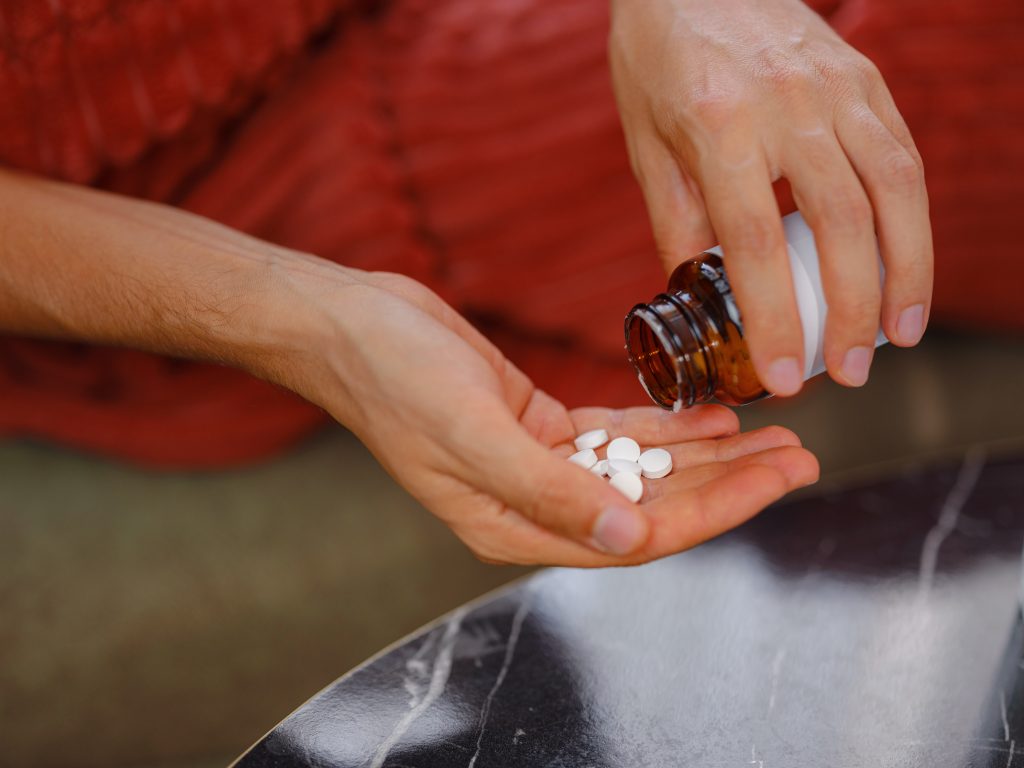 Paracetamol age no sistema endocanabinoide, diz estudo