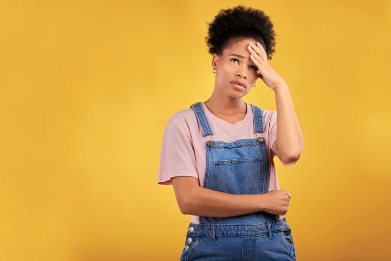 brain fog mulher sem foco