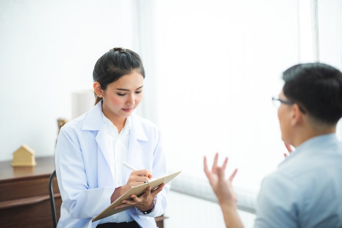 como cuidar da saude mental medico paciente