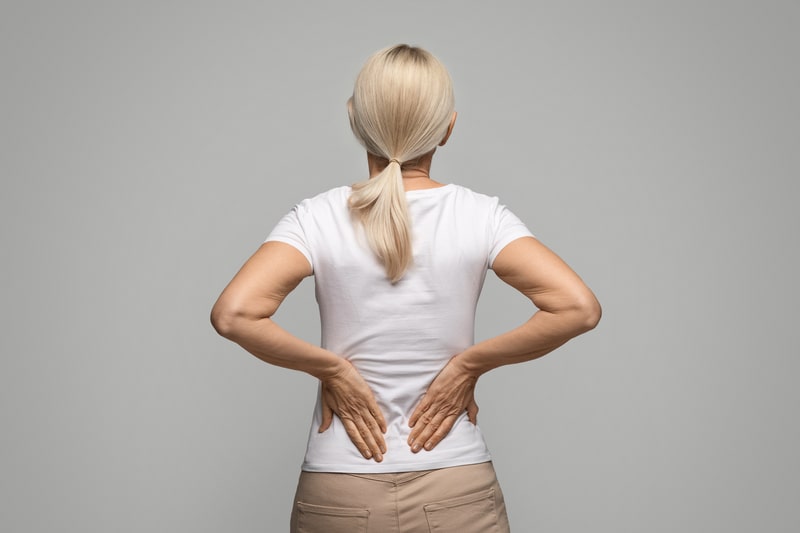 dores nos rins mulher com dores