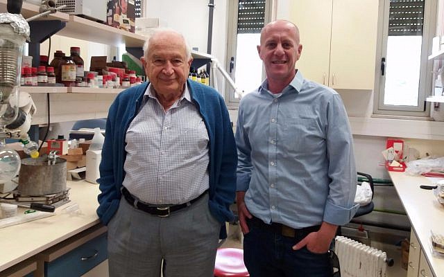 Raphael Mechoulam e Clifton Flack