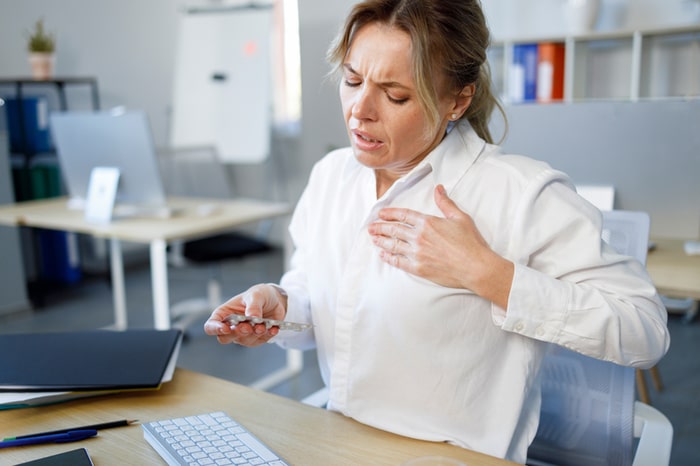 como tratar sindrome do panico mulher com dor