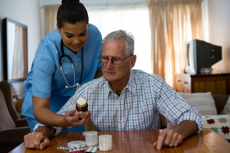 remedio para diabetes medica mostrando remedio paciente