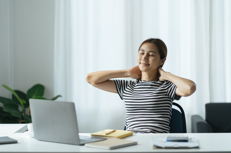 remedio para nervo ciatico mulher trabalhando