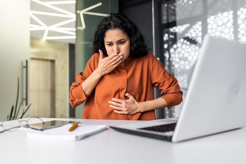 sindrome de hiperemese por canabinoide mulher com enjoos