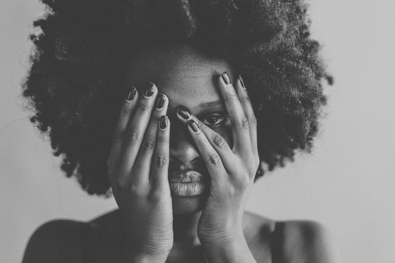 sintomas de bordeline mulher triste