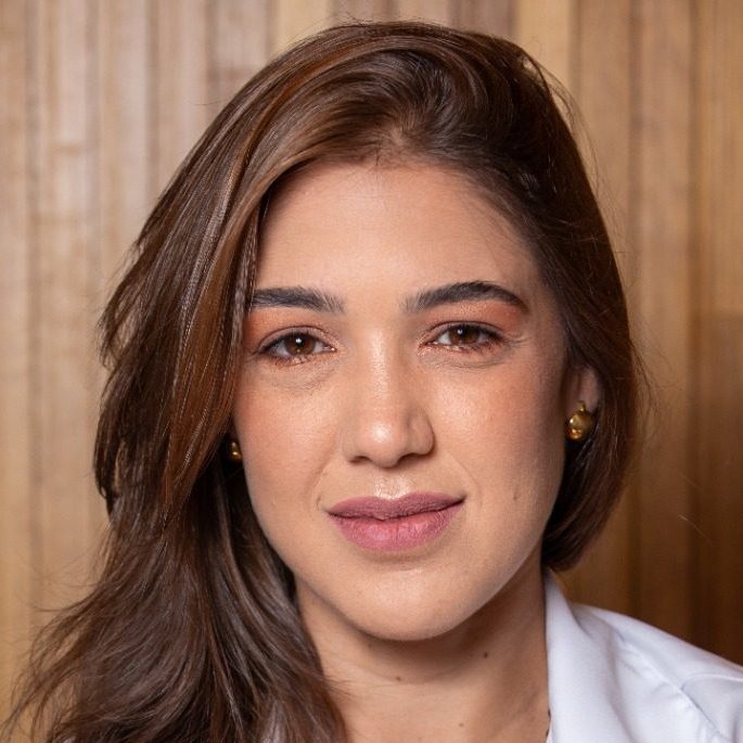 ⁠Dra. Bárbara Cury