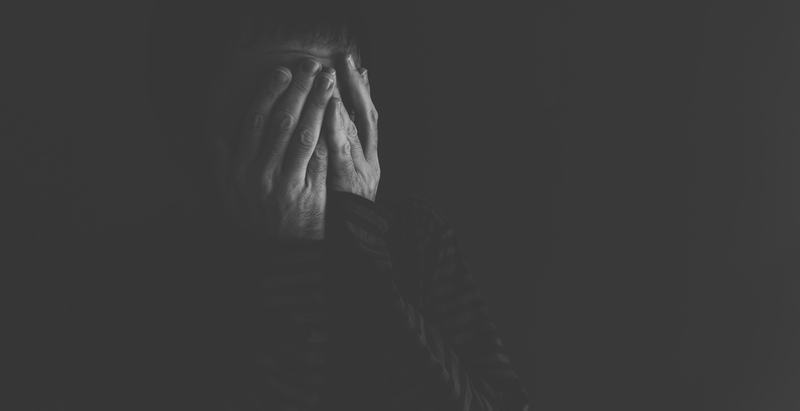 o que causa crises de choro