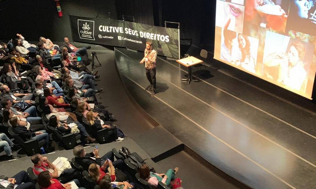 Quinta edição do curso da Cultive, que ensina os presentes a cultivar maconha Foto: Divulgação