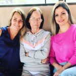 Tatiana, ao lado da mãe Maria Aparecida e a irmã Ieda