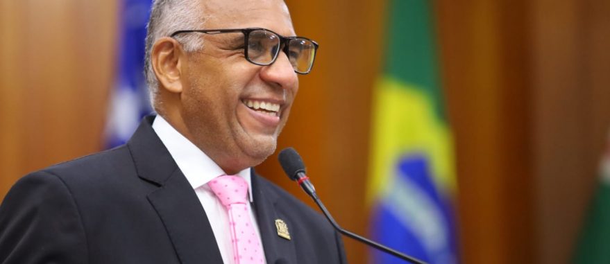 Prefeito Rogério Cruz sancionou projeto do vereador Lucas Kitão (Foto: Jackson Rodrigues/Prefeitura Goiânia)