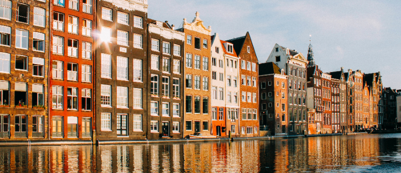 Amsterdã proíbe fumar maconha no Red Light District