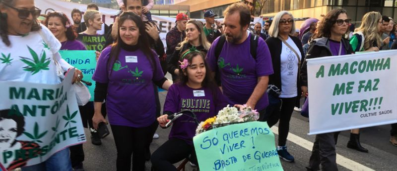 ONG foi fundada por Cidinha e Fabio Carvalho, após descobrirem que a maconha ameniza os sintomas da síndrome da filha Clárian